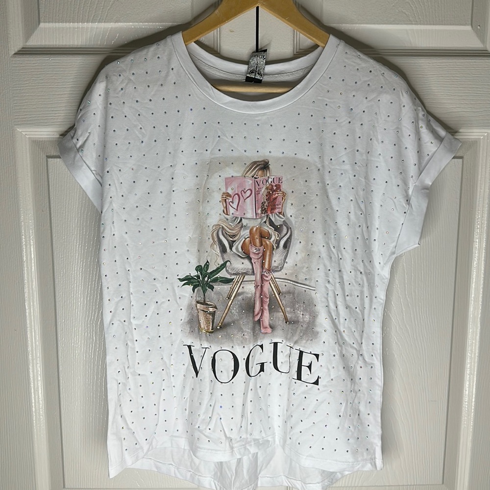 Vogue T-shirt size large